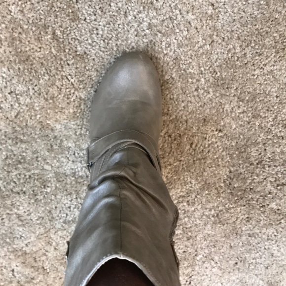 Boots - Picture 2 of 4